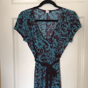 Short sleeved mosaic print dress. Size L. Turquoise, dark plum/brown.